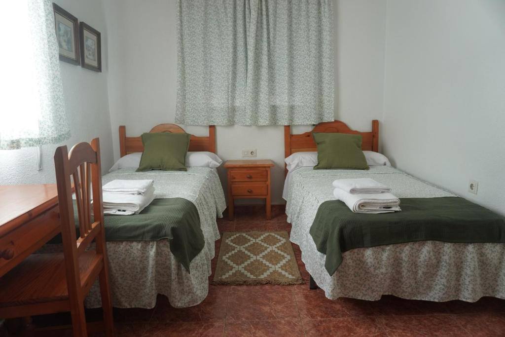 Superior Twin Room - Hostal Los Príncipes